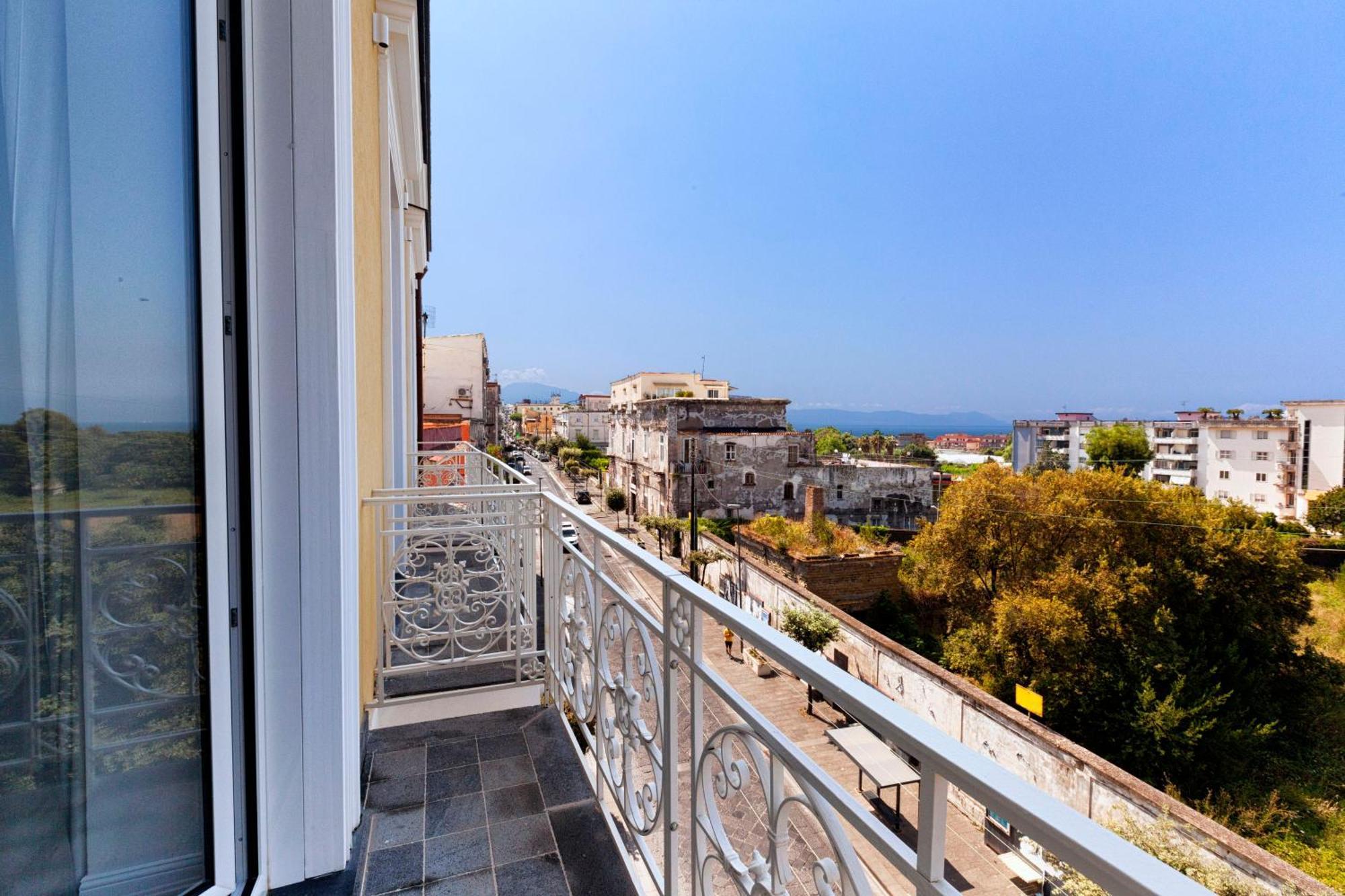 Vesuvius Palace Aparthotel Ерколано Екстериор снимка